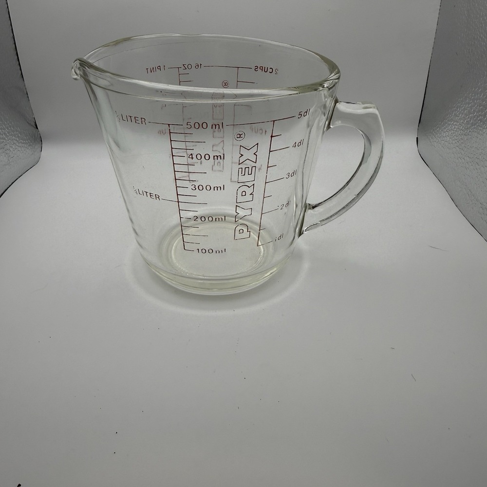 Vintage PYREX 516 Glass Measuring Cup Red Lettering Closed D-Handle 2 Cup 1 Pint